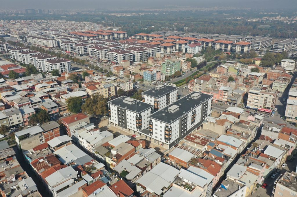 Osmangazi Belediyesi'nin, yatay şehirleşmeye öncülük eden Soğanlı Kentsel Dönüşüm Projesi'nin 8. etabındaki çalışmalar tamamlandı.